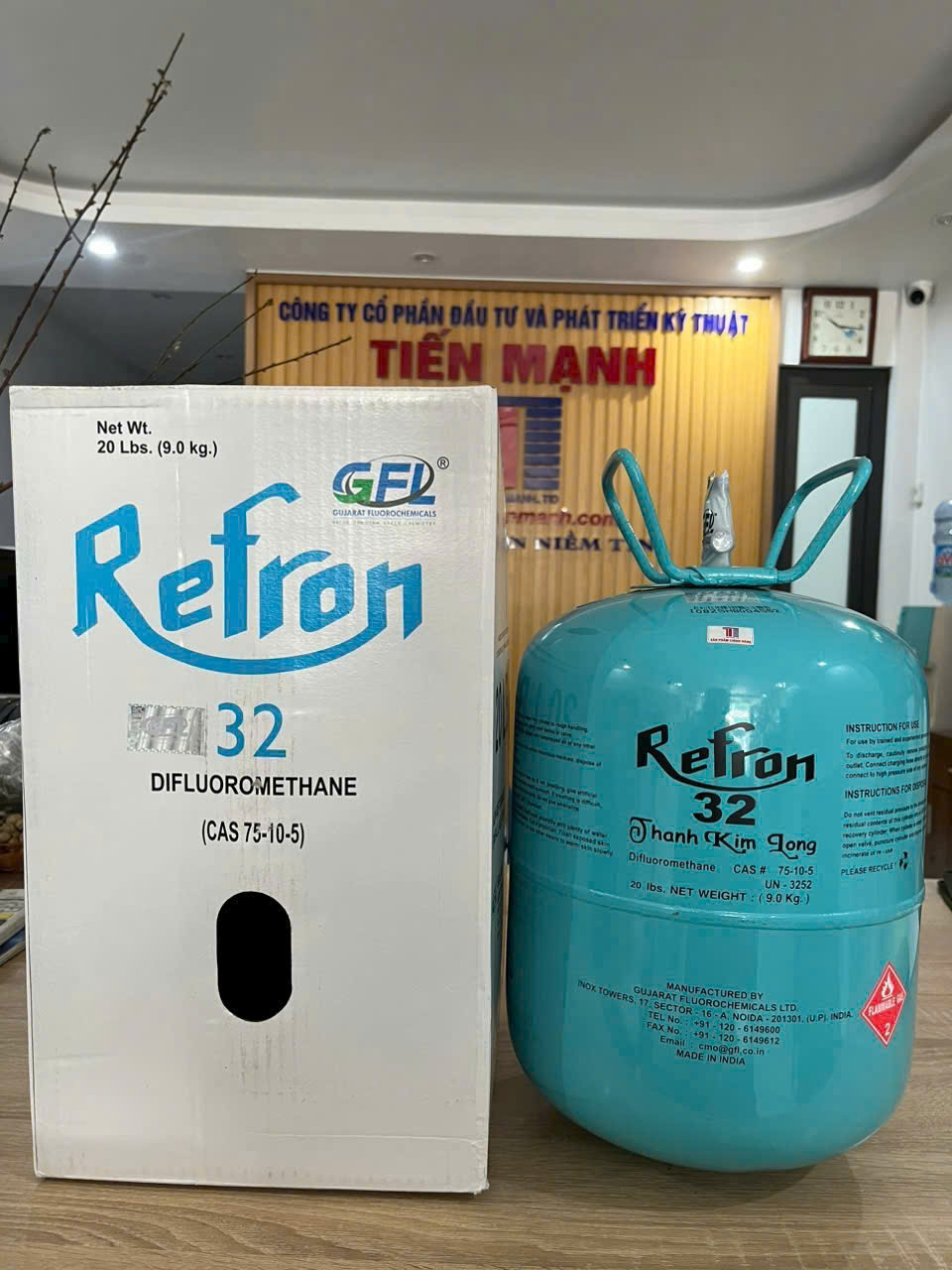 Gas lạnh Refron R32 (9.0KG)