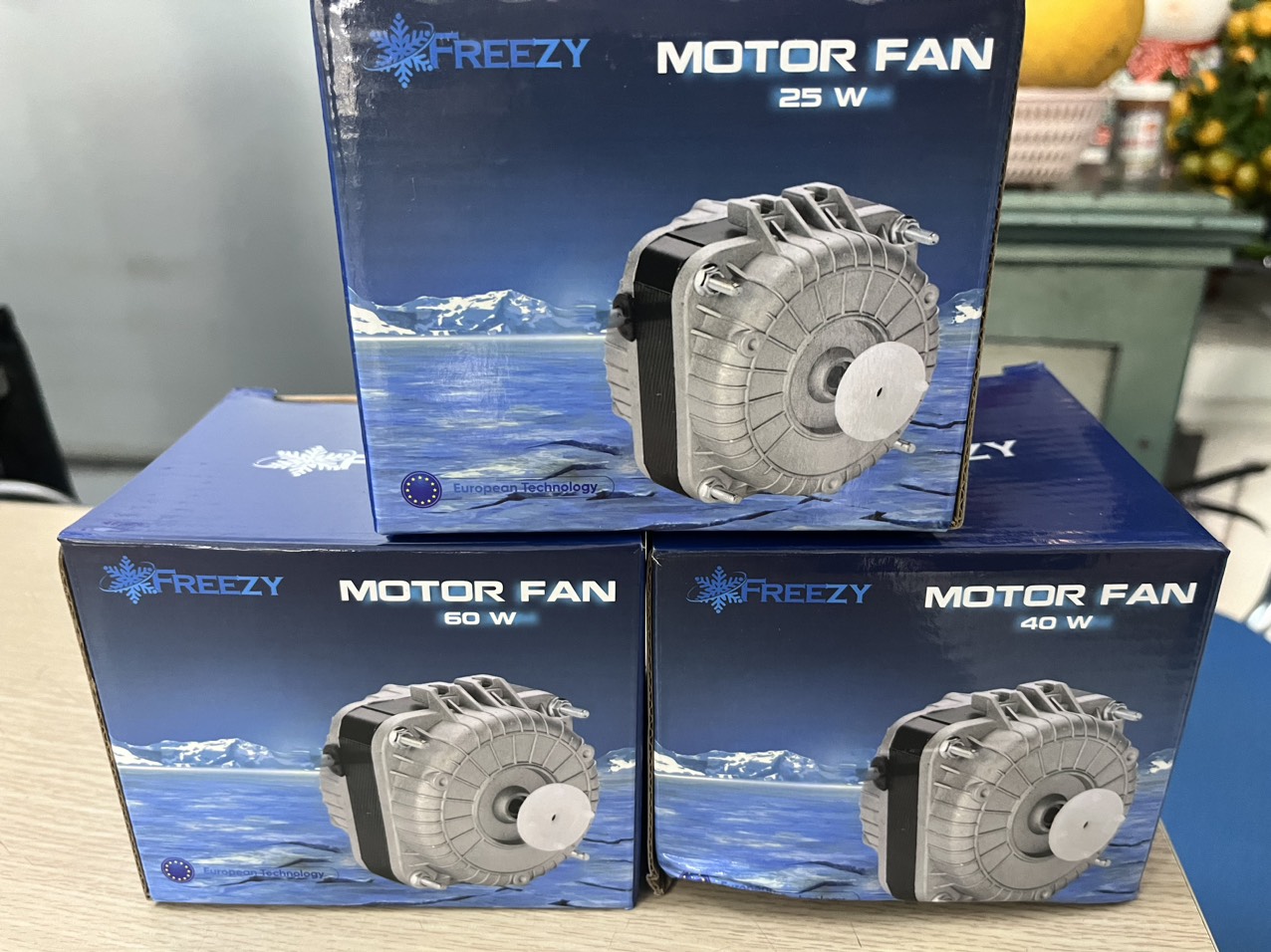 Quạt Coca Frezzy 25w, 40W, 60W dùng cho tủ mát